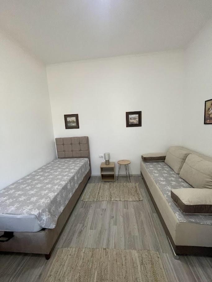 Apartment Milijana Subotica Esterno foto