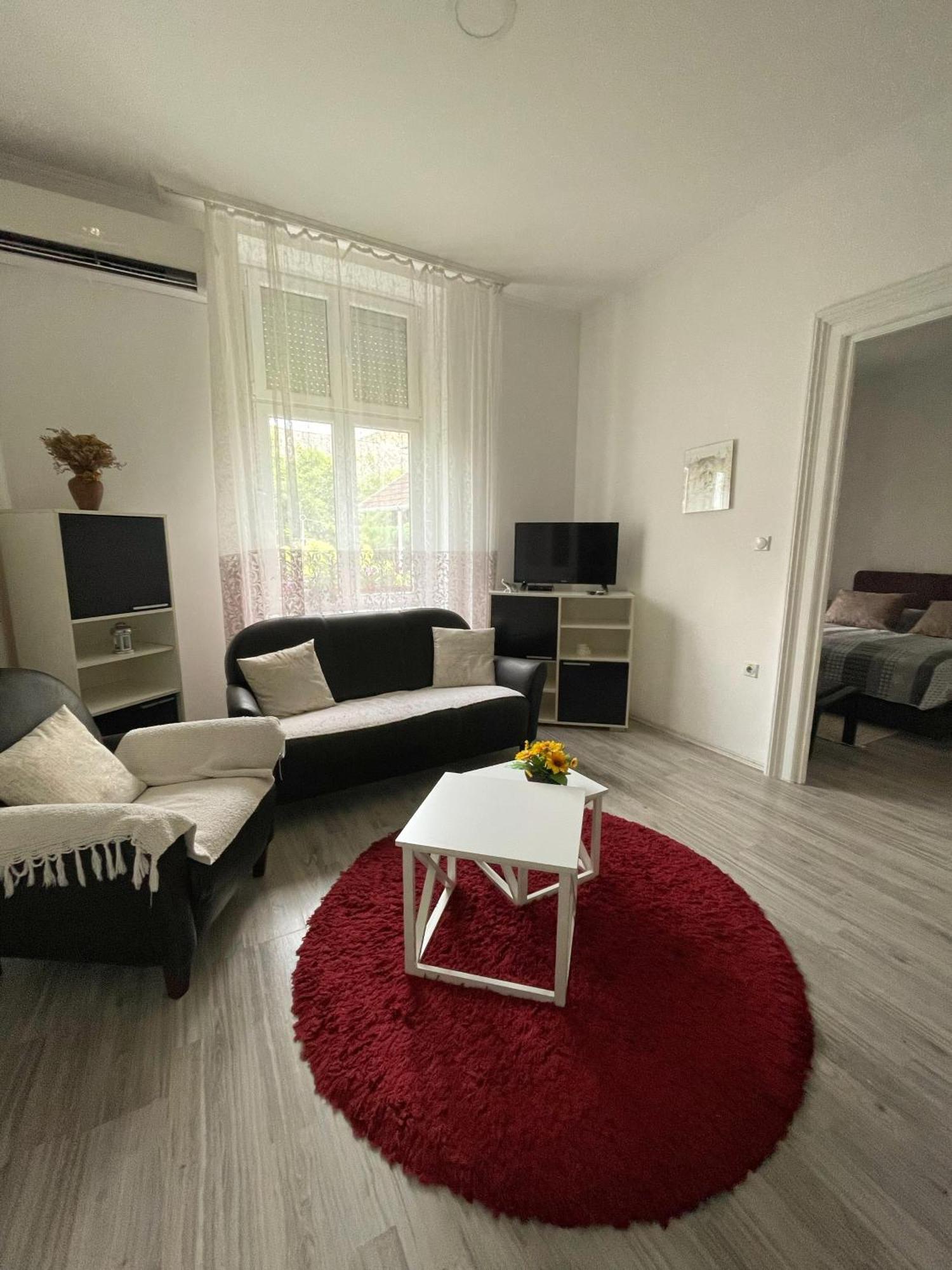 Apartment Milijana Subotica Esterno foto